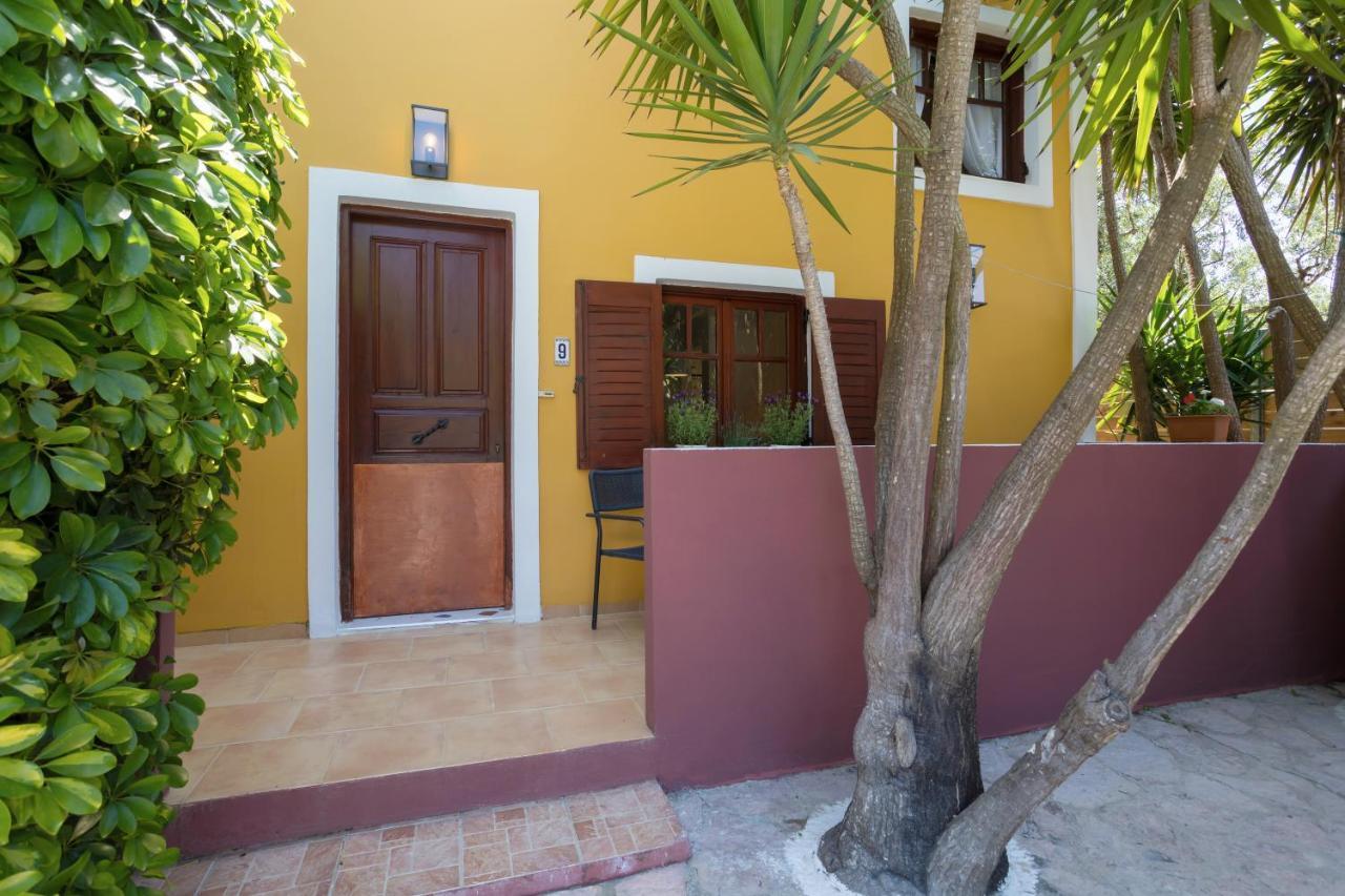 Garden Of Eden Apartment *